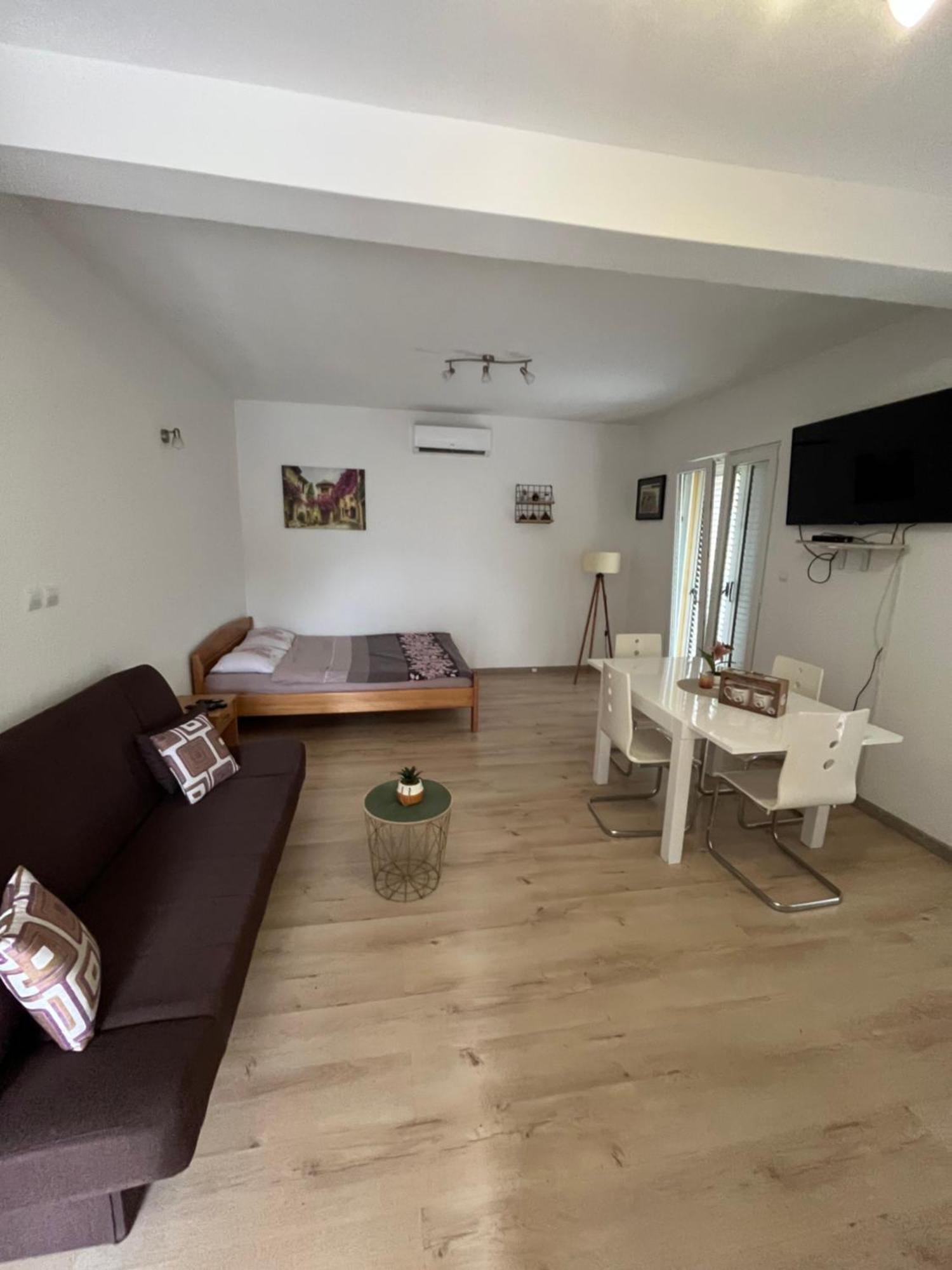 Апартаменты Apartman Iskra Биела Экстерьер фото